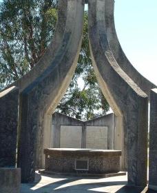 Inverell And District Bicentennial Memorial - Accommodation Coffs Harbour 0