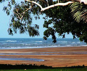 Beachfront Hotel - Accommodation Coffs Harbour 0