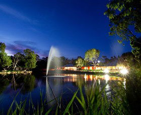 Savannah Visitor Plaza, Taronga Western Plains Zoo Dubbo - Accommodation Coffs Harbour 3