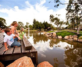 Savannah Visitor Plaza, Taronga Western Plains Zoo Dubbo - Accommodation Coffs Harbour 7