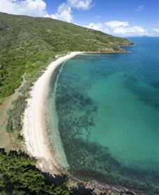Connie Bay On Keswick Island - Accommodation Coffs Harbour 2