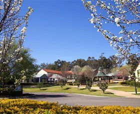 Hunter Valley Gardens Shopping Village - Accommodation Coffs Harbour 0