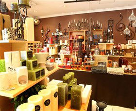 Hunter Valley Gardens Shopping Village - Accommodation Coffs Harbour 1