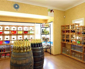 Hunter Valley Gardens Shopping Village - Accommodation Coffs Harbour 4