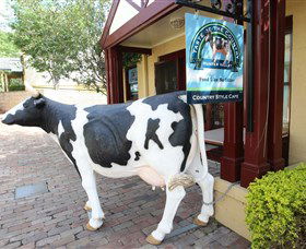 Hunter Valley Gardens Shopping Village - Accommodation Coffs Harbour 5