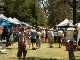 Broadbeach Art And Craft Markets - Accommodation Coffs Harbour 1