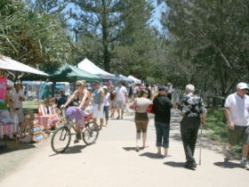 Broadbeach Art And Craft Markets - Accommodation Coffs Harbour 2