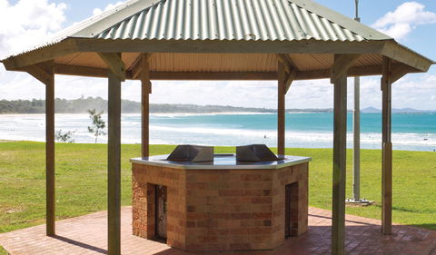 Woolgoolga Beach And Headland - Accommodation Coffs Harbour 3