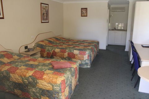 Golfview Motor Inn - Accommodation Coffs Harbour 3