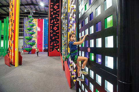 Indoor Climbing And Virtual Reality Adventure - Accommodation Coffs Harbour 1