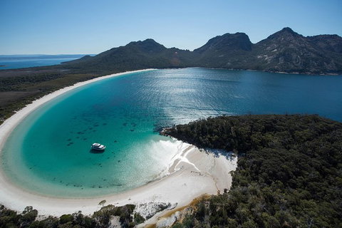 Wineglass Bay Cruise From Coles Bay - Accommodation Coffs Harbour 0