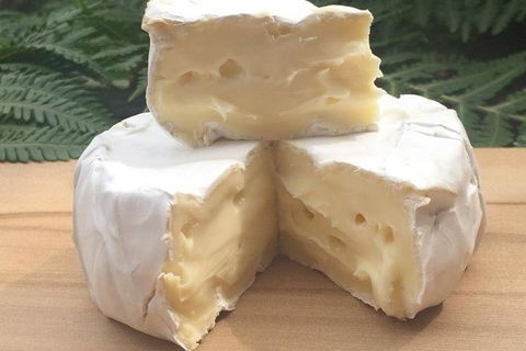 A Sommelier Guided Tour: Thursday Afternoon Wine Gin Cheese & Cocktails - Accommodation Coffs Harbour 6