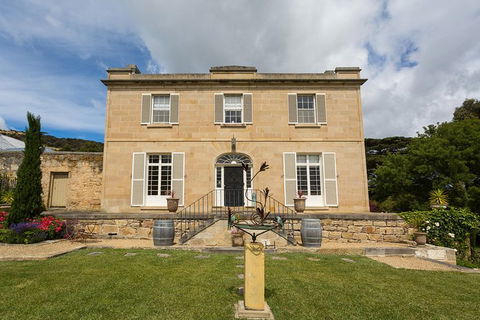 A Sommelier Guided Tour: Thursday Afternoon Wine Gin Cheese & Cocktails - Accommodation Coffs Harbour 16