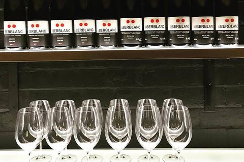 Hobart Small Group Wine Tour Saturday Afternoon: Wines, Gins & Cheeses - Accommodation Coffs Harbour 1