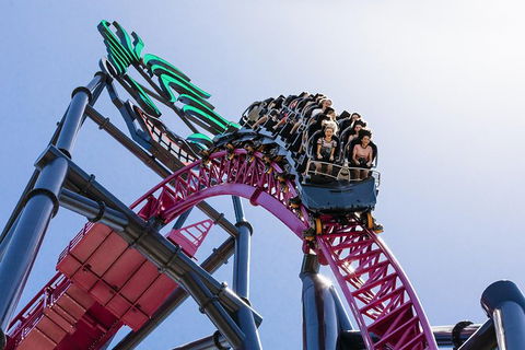 Gold Coast Theme Park Pass: Warner Bros. Movie World, Sea World And Wet'n'Wild - Accommodation Coffs Harbour 0