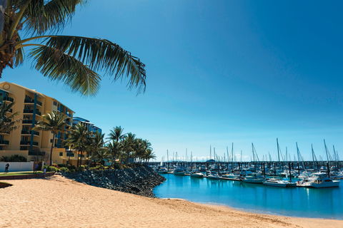 Mackay Harbour Beach - Accommodation Coffs Harbour 1