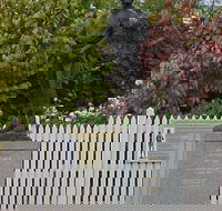 Alexander Cameron Statue - Accommodation Coffs Harbour