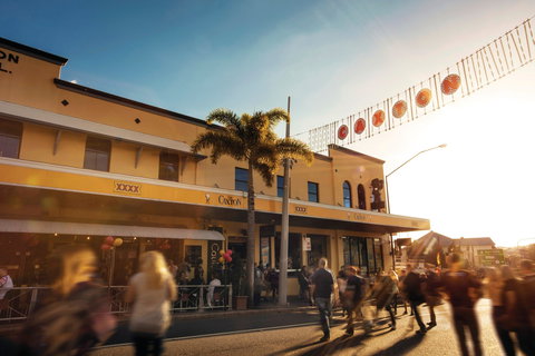 Caxton Street - Accommodation Coffs Harbour 2