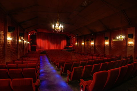 Avoca Beach Picture Theatre - Accommodation Coffs Harbour 1