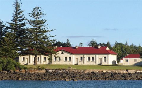 Low Head - Accommodation Coffs Harbour 1