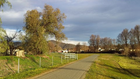 Adelong Falls Walk - Accommodation Coffs Harbour 1