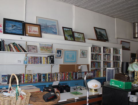 Holbrook Anglican Op-shop - Accommodation Coffs Harbour 1