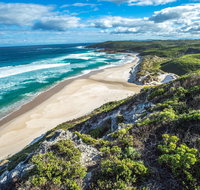 Conspicuous Cliff - Accommodation Coffs Harbour