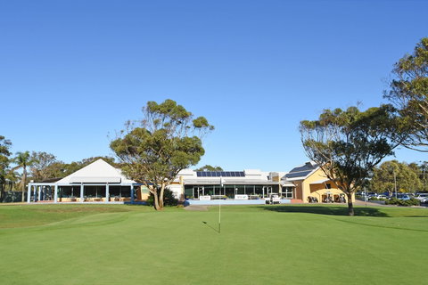 Hawks Nest Golf Club - Accommodation Coffs Harbour 0
