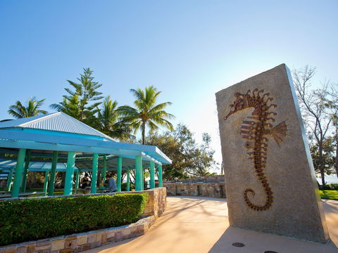 Millennium Esplanade And Tannum Sands Beach - Accommodation Coffs Harbour 1