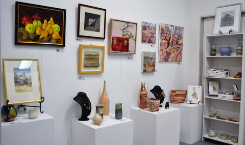 T'arts Gallery - Accommodation Coffs Harbour 0
