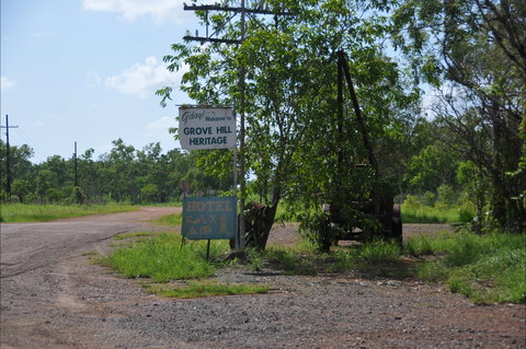 Grove Hill Hotel - Accommodation Coffs Harbour 1