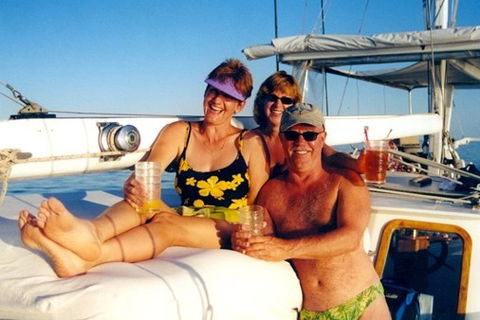 A Whitsunday Luxury Sailing Holiday - Accommodation Coffs Harbour 4