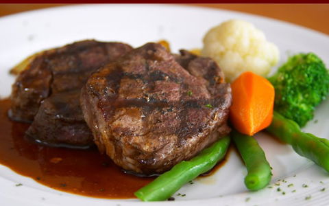 R. G. Mcgees Hotel Restaurant - Accommodation Coffs Harbour 0