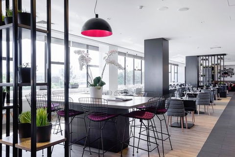 MRepublic Restaurant, Bar And Lounge - Accommodation Coffs Harbour 1