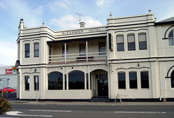 Alexander Hotel - Accommodation Coffs Harbour 1