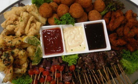 CASA Lounge Bar & Restaurant - Accommodation Coffs Harbour 2