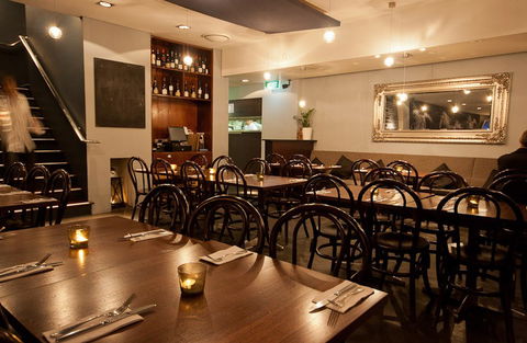 White Horse Hotel - Accommodation Coffs Harbour 1
