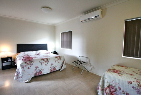 Station Hotel - Accommodation Coffs Harbour 2