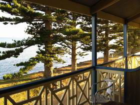 Robe Hotel - Accommodation Coffs Harbour 0