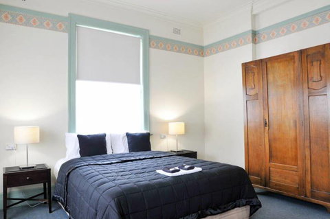 Hotel Gosford - Accommodation Coffs Harbour 2