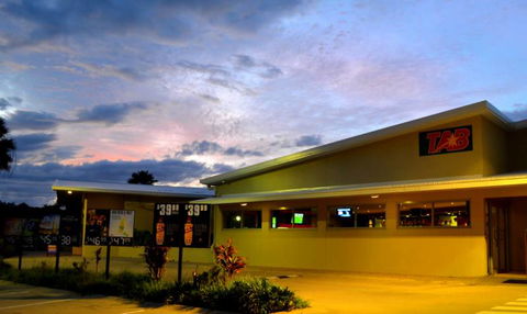Capricorn Tavern - Accommodation Coffs Harbour 3