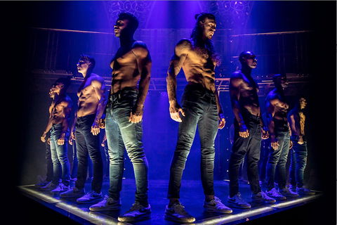 MAGIC MIKE LIVE - Accommodation Coffs Harbour 0