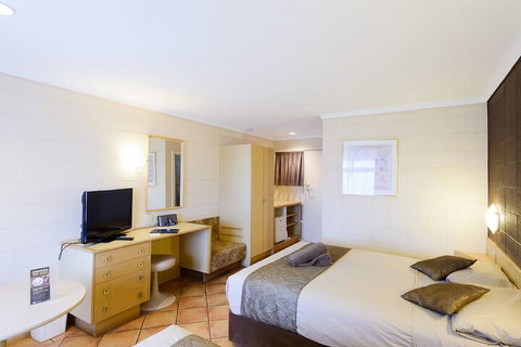 Hospitality Port Hedland - Accommodation Coffs Harbour 7