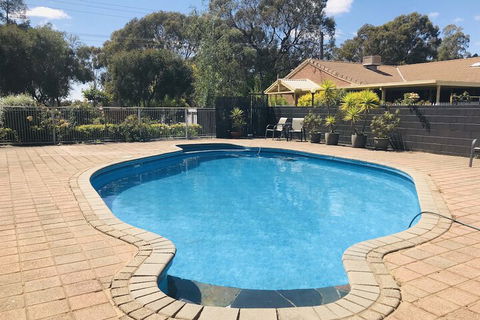 Nagambie Motor Inn - Accommodation Coffs Harbour 2