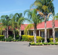 Pines Country Club Motor Inn - Accommodation Coffs Harbour