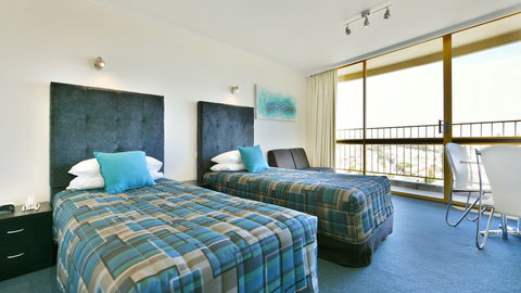 Atlantic Tower Motor Inn - Accommodation Coffs Harbour 1
