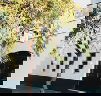 Naughtons Hotel - Accommodation Coffs Harbour