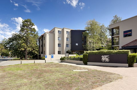Astra Apartments - The Griffin - Accommodation Coffs Harbour 2