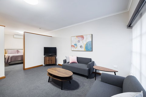 Adelaide Inn - Accommodation Coffs Harbour 1
