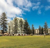 Oaks Glenelg Liberty Suites - Accommodation Coffs Harbour